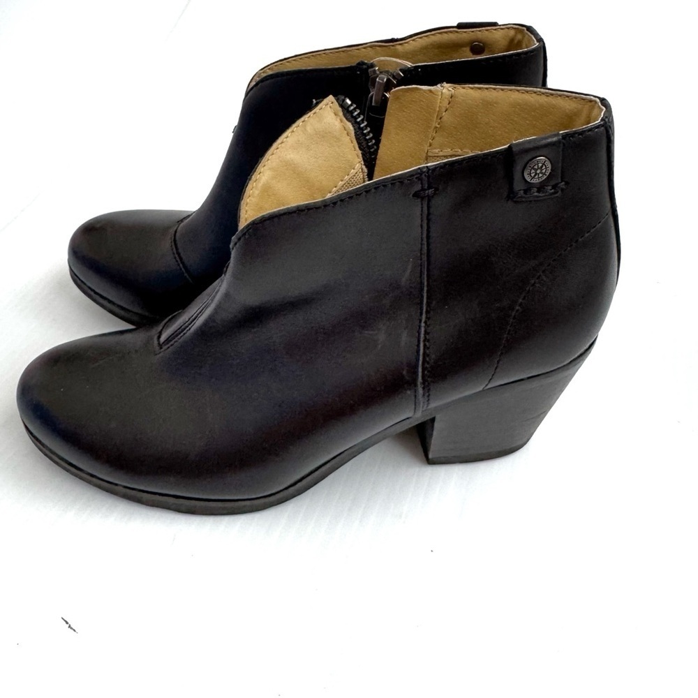 Bussola Black Leather Ankle Booties Size 38 (7-7.5 Us)